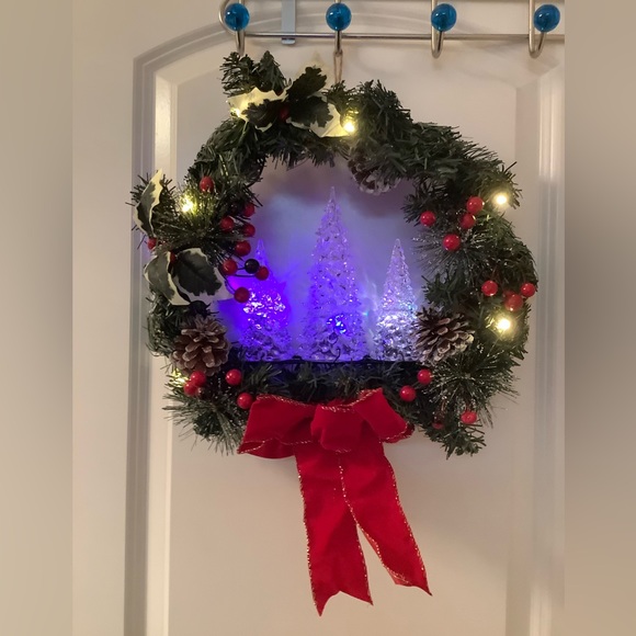 Christmas Wreath with lighted Christmas trees in the center & more lights 15” - Picture 1 of 3